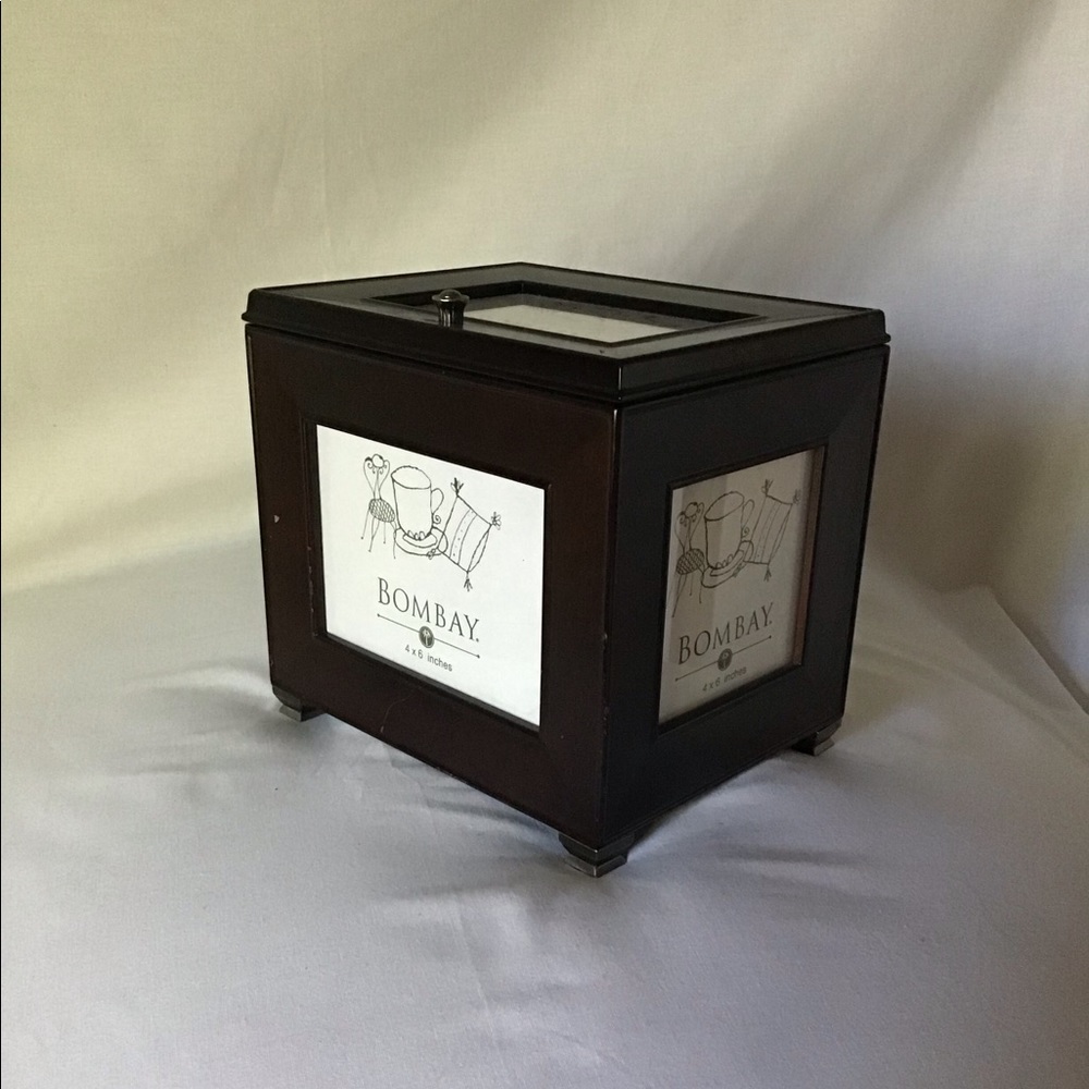 Bombay Photo Display and Storage (12x11)